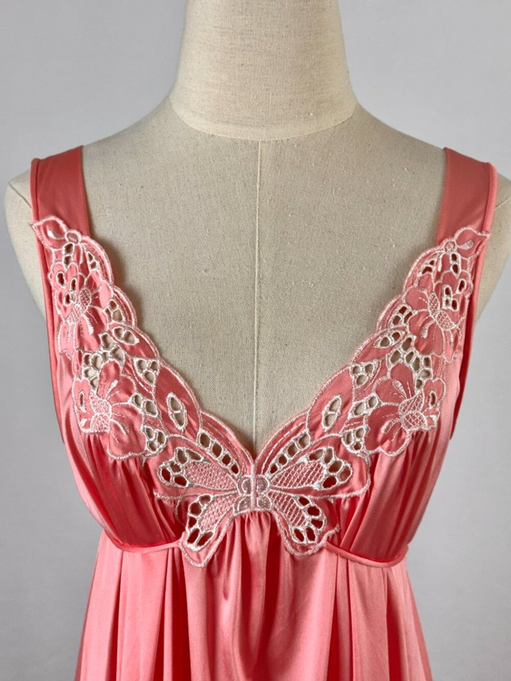 Vtg Vanity Fair Embroidered Slip Nightgown Maxi Butterfly Coral Pink Nylon Satin - Picture 3 of 13
